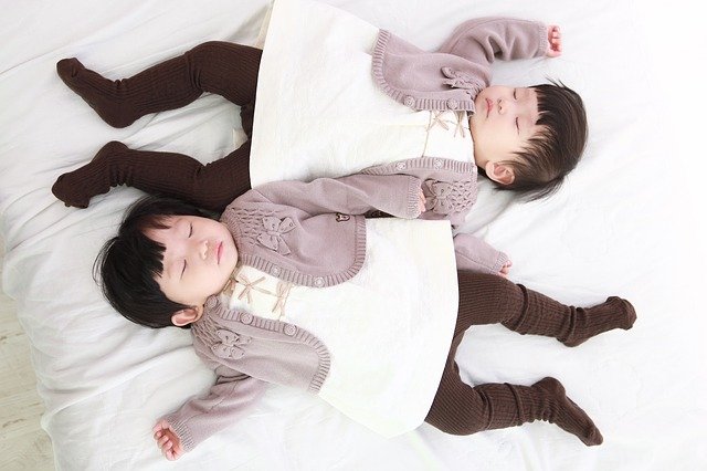 spící dvojčata