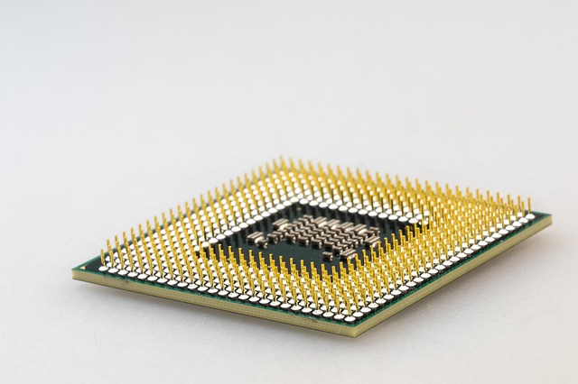 žlutý procesor