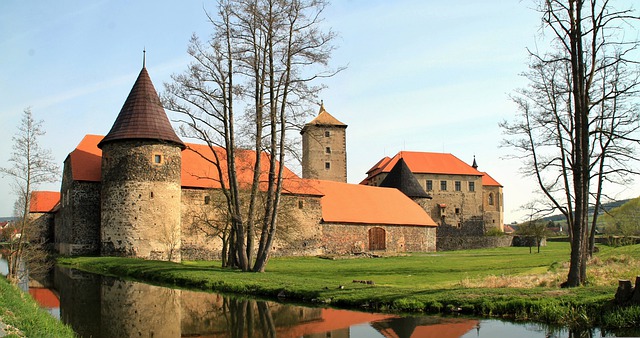 hrad Švihov u řeky Úhlavy